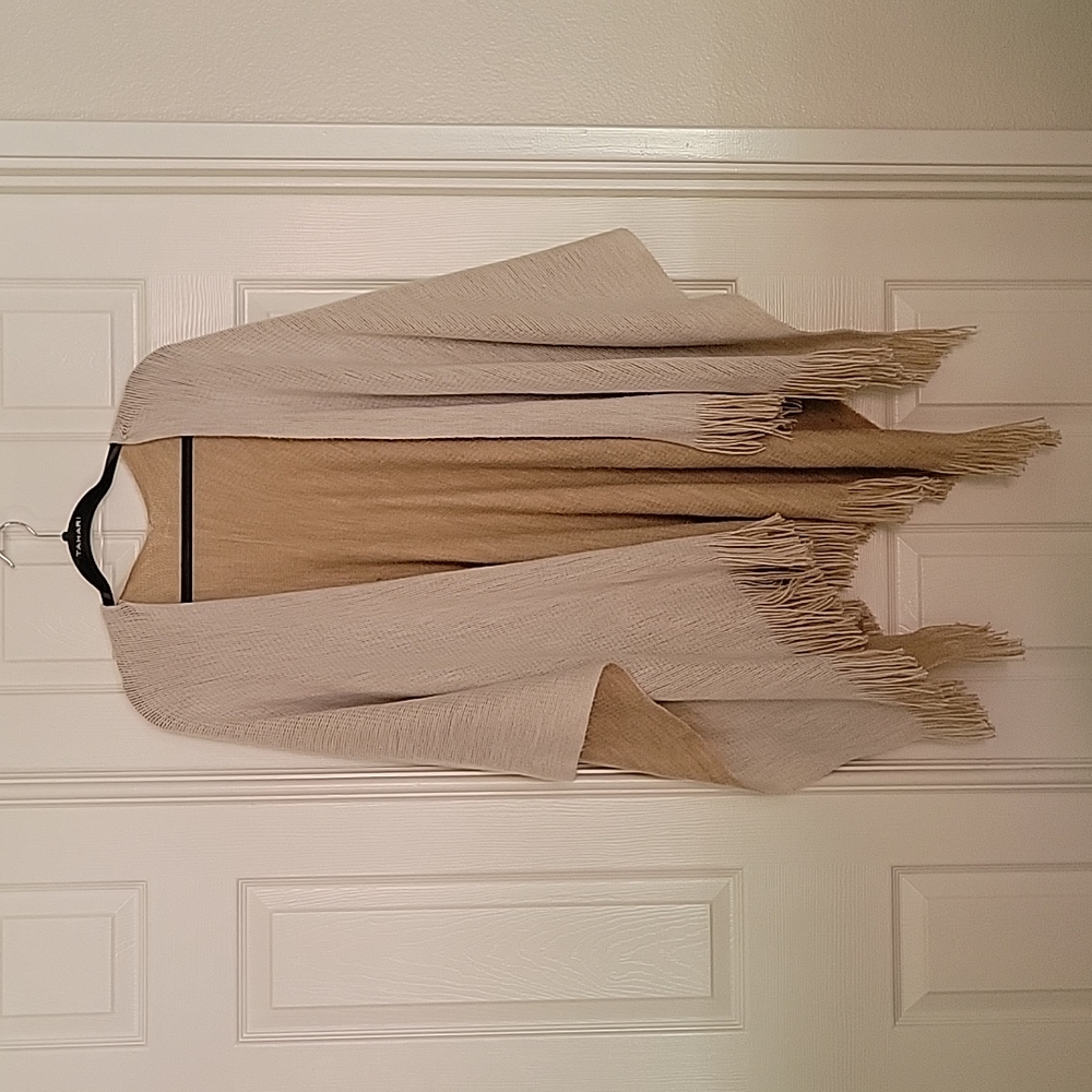 Reversable Shawl - Picture 3 of 3